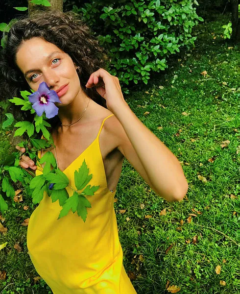 gulcan-arslan-kimdir-uraz-kaygilaroglunun-yeni-sevgilisi-gulcan-arslan-kac-yasinda-nereli-1624425636482.jpg Gülcan Arslan kimdir? Uraz Kaygılaroğlu'nun yeni sevgilisi Gülcan Arslan kaç yaşında, nereli? Yılın bombası geldi...-3