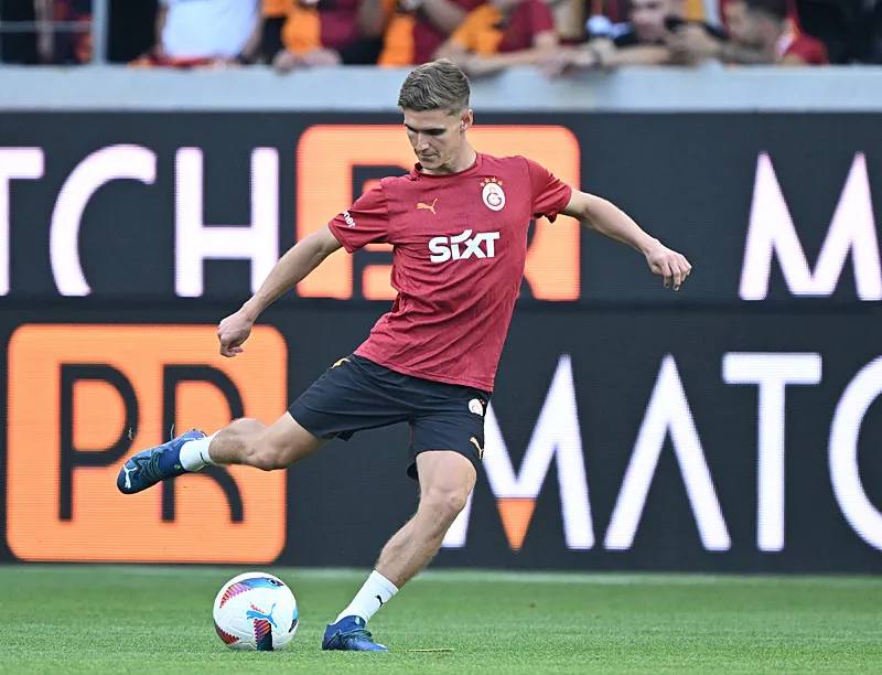 Okan Buruk'tan 4 değişiklik! İşte Galatasaray'ın Hatayspor maçı 11'i - 23