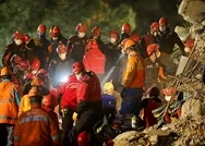 SON DAKİKA: İzmirdeki depremde can kaybı 79 oldu