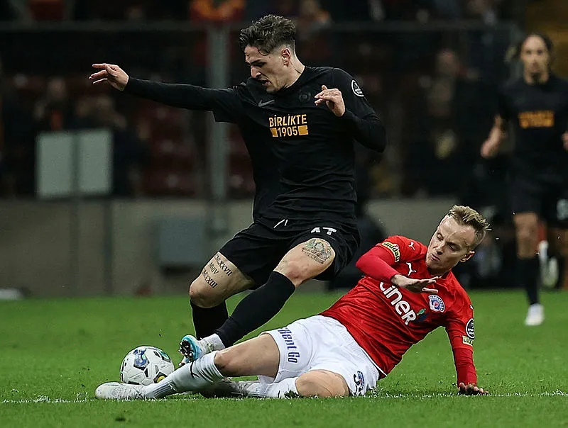 Galatasaray'da 8 ayrılık birden! - 4