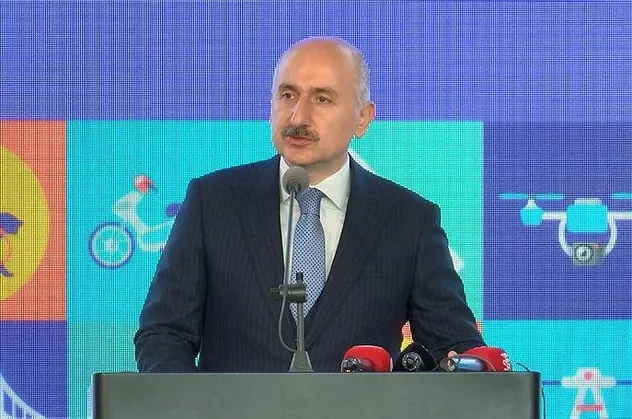 Ulaştırma ve Altyapı Bakanı Adil Karaismailoğlu, "Herkes için Hareketlilik Mobil' uygulamasını tanıttı