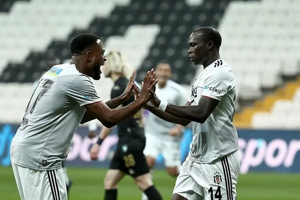 Kara Kartal’ın süper silahları Avrupa’yı da sallıyor: Abobukar ve Larin attıkları 13'er golle Inter'li yıldızlarla yarışıyor-4