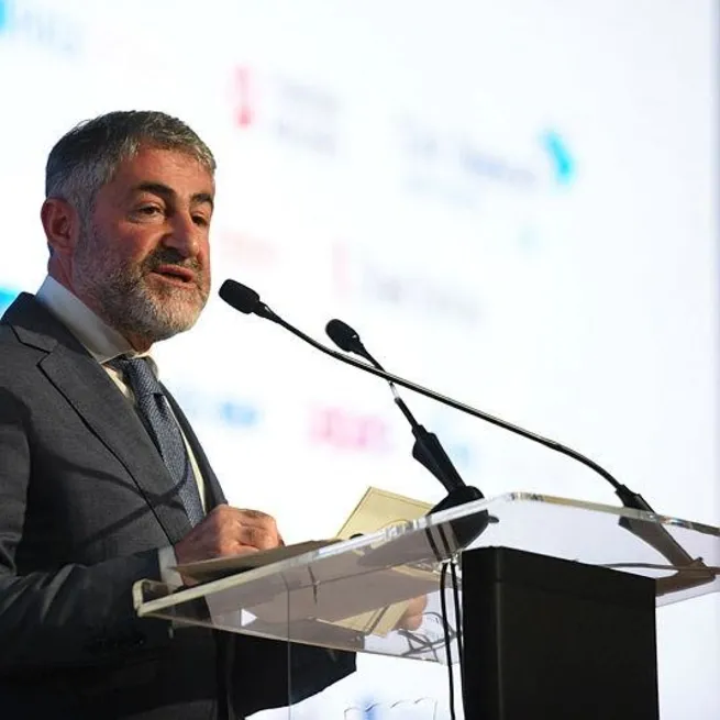 Hazine ve Maliye Bakanı Nureddin Nebatiden İzmir İktisat Kongresinde enflasyon mesajı: Aşağı doğru boynunu kırdık