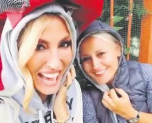 Yağmurda selfie keyfi