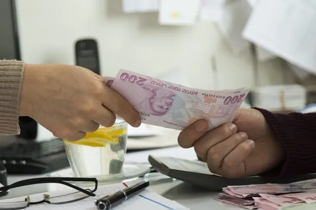 hesapta-parasi-olan-turnayi-gozunden-vurdu-bankalarin-mevduat-faizi-yarisi-kizisacak-27000-lira-icin-32-gunluk-faiz-1616845214144.jpg Hesapta parası olan turnayı gözünden vurdu! Bankaların mevduat faizi yarışı kızışacak! 27.000 liraya 32 günlük faiz...-7