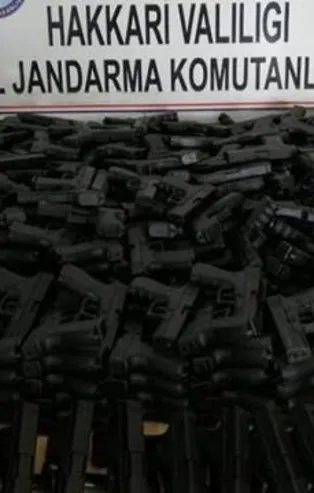 Son dakika: Hakkari’de cephanelik ele geçirildi