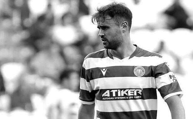 merhum-futbolcu-ahmet-calik-ile-trafikte-karsilasan-aileden-duygusal-paylasim-daha-sampiyon-olacaktik-guzel-insan-1641998437456.jpeg Merhum futbolcu Ahmet Çalık ile trafikte karşılaşan aileden duygusal paylaşım: "Daha şampiyon olacaktık güzel insan"-4