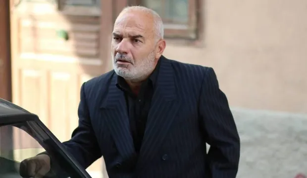 Sadakatsiz'in Volkan'ı Caner Cindoruk'a bak sen! Resmen maaile ortalığı ele geçirmişler babasından, kardeşine hatta amcasına kadar...-6