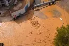 CHP’li Bodrum Belediyesi’nde altyapı rezaleti! İlçe susuzluk çekerken isale borusu patladı oluşan çukura araç düştü