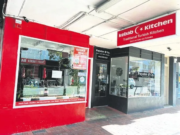 17-yasindaki-cam-kemik-hastasi-hilmi-aydin-bir-grup-saldirganin-hedefi-oldu-ben-seni-zevk-icin-dovuyorum-1670111622037.jpeg 17 yaşındaki cam kemik hastası Hilmi Aydın bir grup saldırganın hedefi oldu: Ben seni zevk için dövüyorum-2