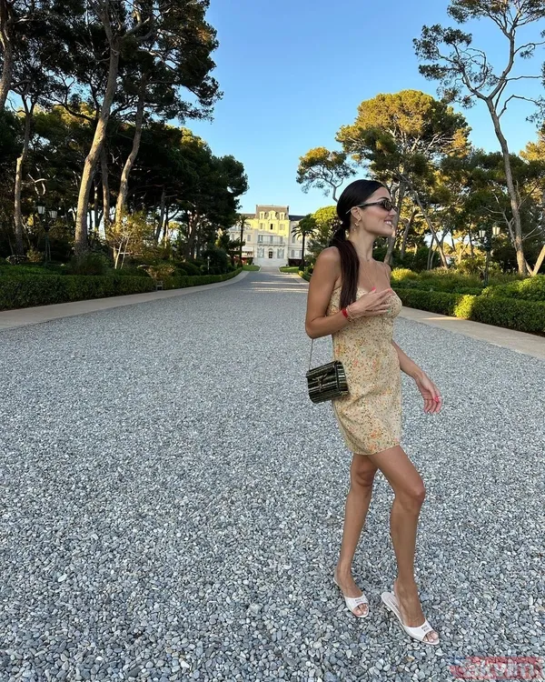 Günde sadece 12 saat kuralı koymuştu! Hande Erçel bikinili pozlarıyla yeri göğü inletti "Pata küte..." Hakan Sabancı aşk doludizgin! - 11