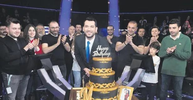 ATV’nin sevilen yarışma programı ’Kim Milyoner Olmak İster’in sunucusu Murat Yıldırım’a sürpriz doğum günü