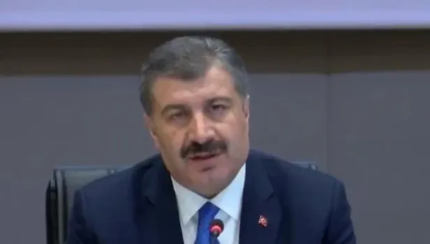 Sağlık Bakanı Fahrettin Koca'dan Umre'den gelenlerle ilgili koronavirüs açıklaması