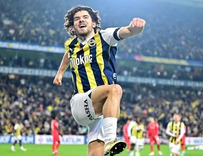 Ferdi Kadıoğlu yakın markajda! İngilizler peşini bırakmıyor!