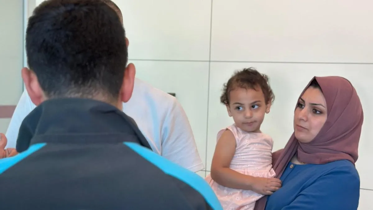 Gazze'de sağlık hizmetine erişemeyen 4 Gazzeli Türkiye'ye getirildi!