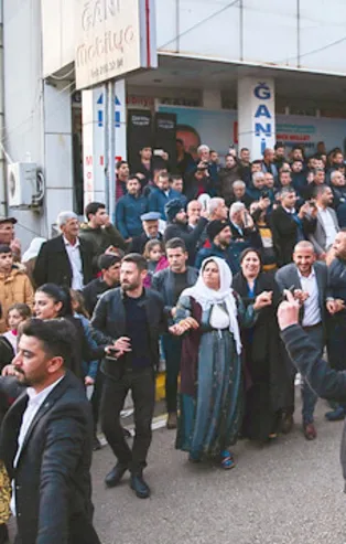 HDP'ye Doğu'da kayyum tokadı! 94 il ve ilçe belediyesinden 24’ünü AK Parti kazandı