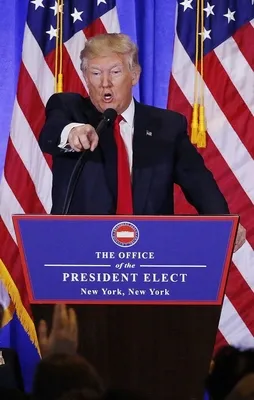 Trump CNN'in fişini çekti!