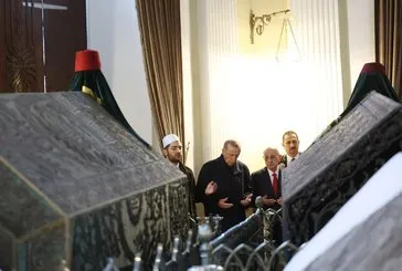 Başkan Erdoğan’dan türbe ziyareti