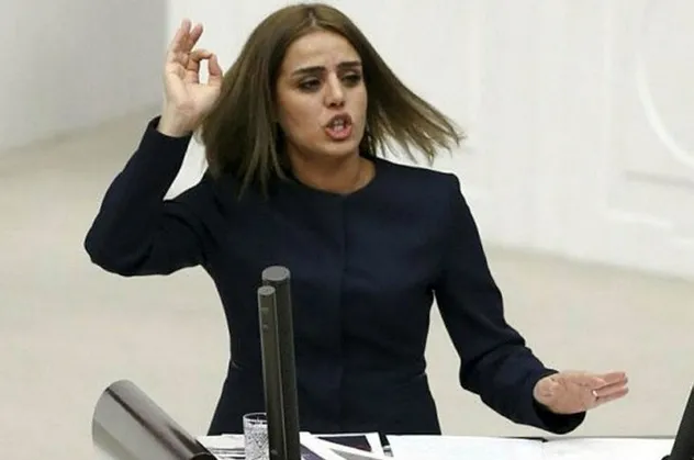 HDP’li Ayşe Acar Başaran PKK elebaşı Abdullah Öcalan’a methiyeler dizdi