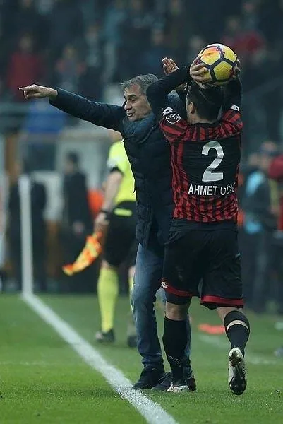 Şenol Güneş ile Ümit Özat arasında gerilimli anlar-3