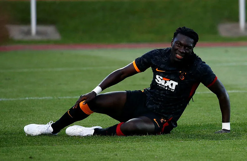 Derbi sonrası flaş karar! Okan Buruk o isimlerin biletini kesti - 23