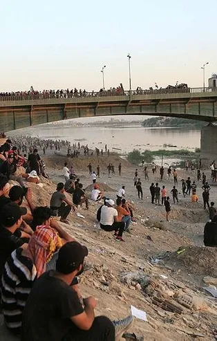 Bağdat’ta olaylı gün! 50 kişi yaralandı