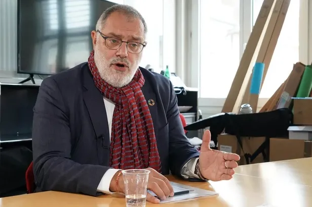 isvicreli-senator-carlo-sommarugadan-skandal-sozler-kemal-kilicdaroglu-ve-hdpkkya-oy-istedi-turkiyeyi-ve-baska-1683972670385.jpeg İsviçreli Senatör Carlo Sommaruga, Kemal Kılıçdaroğlu ve HDPKK için oy istedi! Türkiye'yi ve Başkan Erdoğan'ı hedef aldı... Selahattin Demirtaş...-2