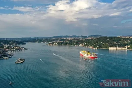 Başkan Erdoğan, Boğaz’dan geçen Fatih sondaj gemisini selamladı