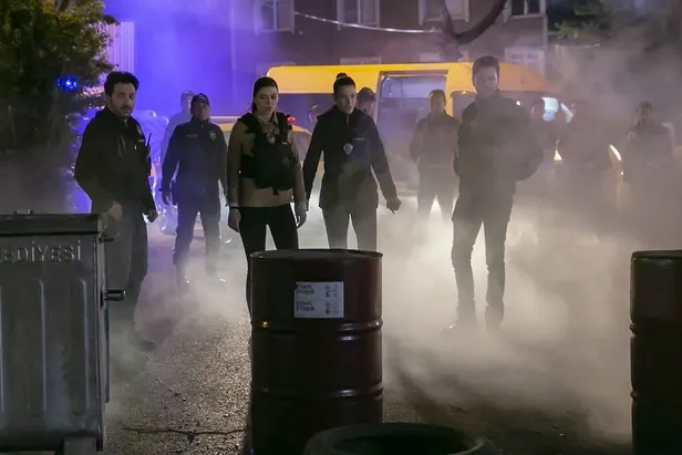 Arka Sokaklar sezon finaline kaç bölüm kaldı? Arka Sokaklar son bölümde neler yaşandı? Arka Sokaklar sezon finali ne zaman 2022?-4