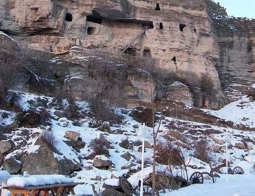 Haşhaşi mağarada yakalandı!