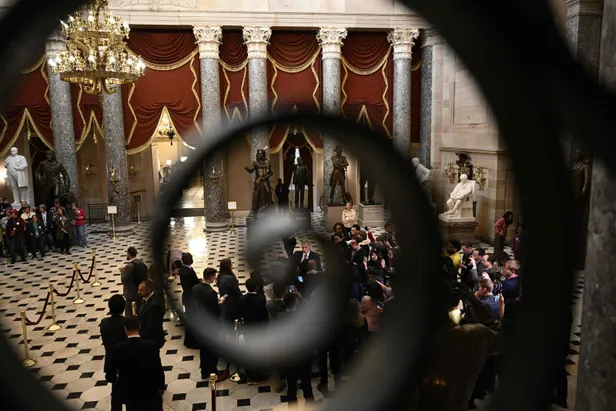 abdde-butce-krizi-cozulemedi-hukumetin-kapanmasina-saatler-kaldi-son-10-yilda-dorduncu-kapanma-1696072655063.jpg Amerika uzatmaları oynuyor: 45 gün daha! ABD Başkanı Biden hükümetin kapanmasını önleyecek geçici bütçe tasarısını onayladı-5