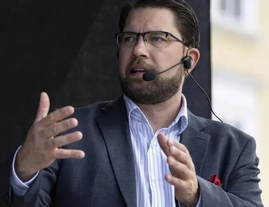 Irkçı vekil Jimmie Akesson haddini aştı!