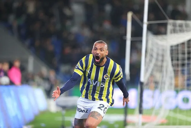 fenerbahce-diego-rossi-ve-joao-pedro-ile-yollari-ayirdi-1691005659767.jpeg