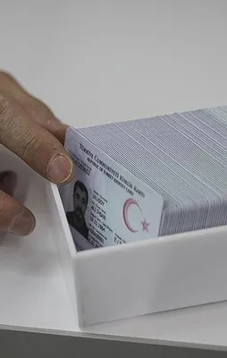 150 bin kişi yeni kimliklerine kavuştu