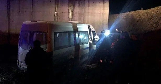 Bursa’nın Gemlik ilçesinde işçileri taşıyan servis inşaat alanına düştü! 5 kişi yaralandı