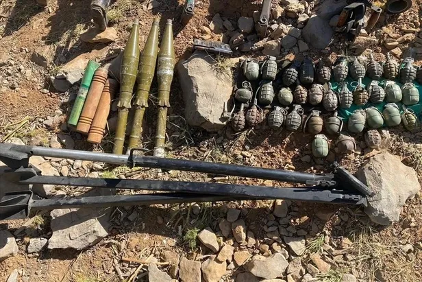 SON DAKİKA: Terör örgütü PKK'ya bir darbe daha: 3 terörist etkisiz hale getirildi-3
