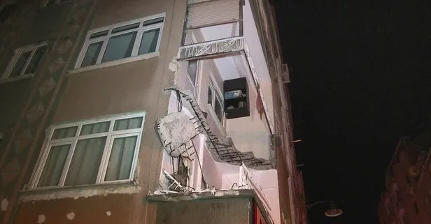 SON DAKİKA: Zeytinburnu’nda 3 katlı binanın ikinci katındaki balkon çöktü