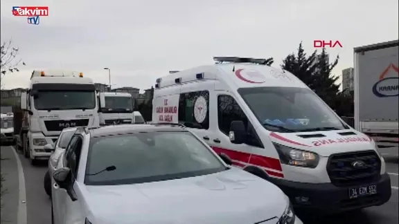 Başakşehir'de yolcu minibüsünün karıştığı zincirleme kaza: 12 yaralı