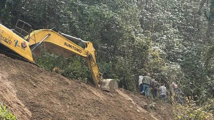 Trabzon Hayrat'ta göçük: Balaban Mahallesi'nde 3 işçi toprak altında