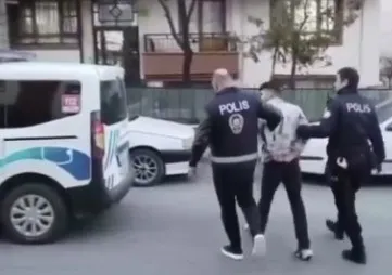 ankarada-silahli-video-paylasan-suphelilere-safak-operasyonu-26-kisi-gozaltinda-1772865356665.jpeg Ankara'da silahlı video paylaşan şüphelilere şafak operasyonu: 26 kişi gözaltında-3