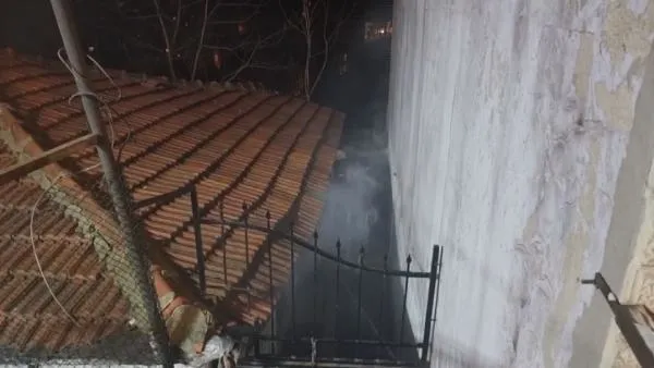 Gecekondu kömürlüğünde yangın: Cesedi bulundu-2