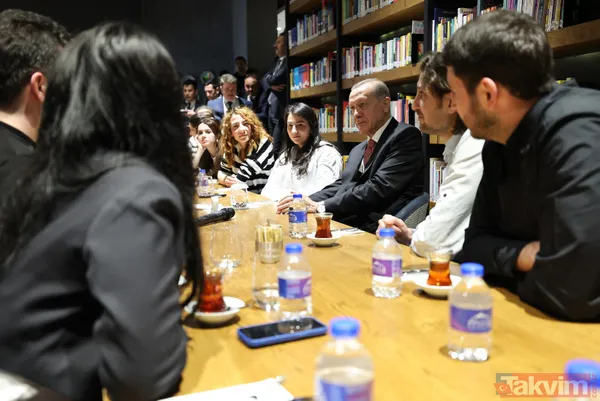 Başkan Erdoğan, Üsküdar'da gençlerle çay içip sohbet etti - 8