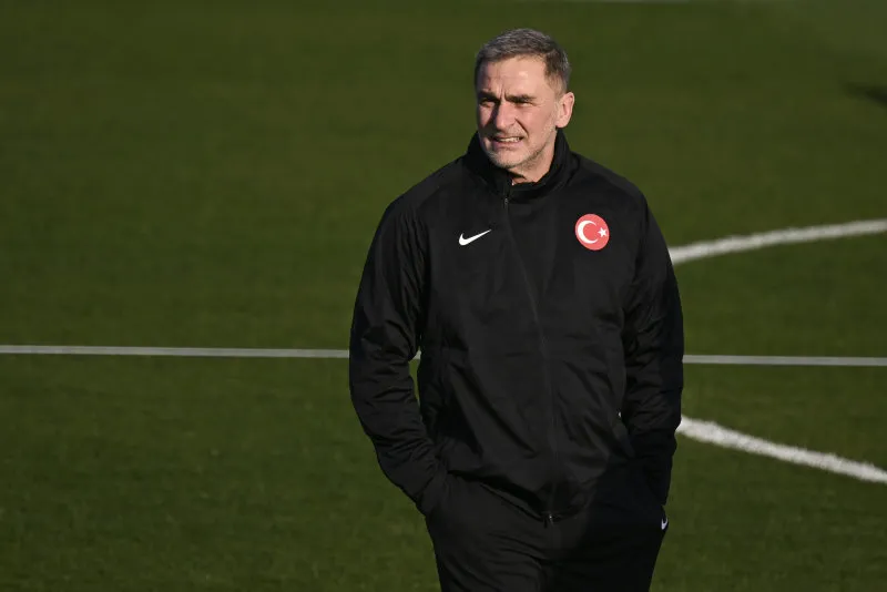 Kuntz'dan flaş karar! İşte Türkiye Ermenistan maçı 11'i - 10