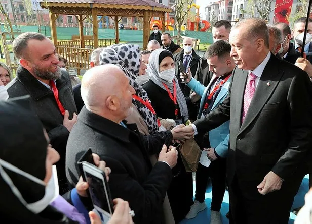 Başkan Erdoğan’ın adı Arnavutluk’ta bir meydana verildi-5
