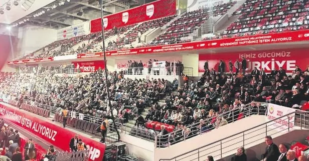 Yapay zeka uygulaması ChatCHP aday bulamadığı gibi tribünleri de dolduramadı! Tanıtım toplantısı bomboş kaldı