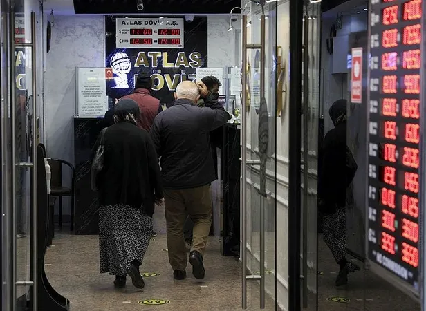 Kemal Kılıçdaroğlu bir baskın da döviz bürolarına yapar mı? Dolar düştü espriler patladı-4