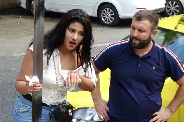 Taksim'de kavga; kafasında şişe kırdılar