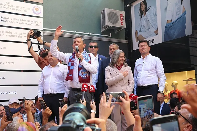 mansur-yavas-yeni-partiye-kapiyi-kapatti-iddiasi-orasi-imamoglunun-sahsi-partisi-ozgur-ozeli-nasil-yalanladi-1787387030768.jpeg Mansur Yavaş Yeni Parti'ye kapıyı kapattı iddiası: Orası İmamoğlu'nun şahsi partisi! Özgür Özel'i nasıl yalanladı?-3