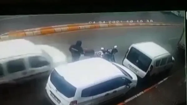 SON DAKİKA: Üsküdar'da feci kaza: Motosiklet sürücüsünün öldüğü kaza güvenlik kamerasında-2