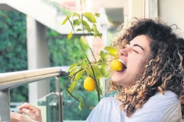 Şarkıcı Dilan Çıtak Tatlıses sevgilisi Levent Dörter'in hediyesiyle mest oldu